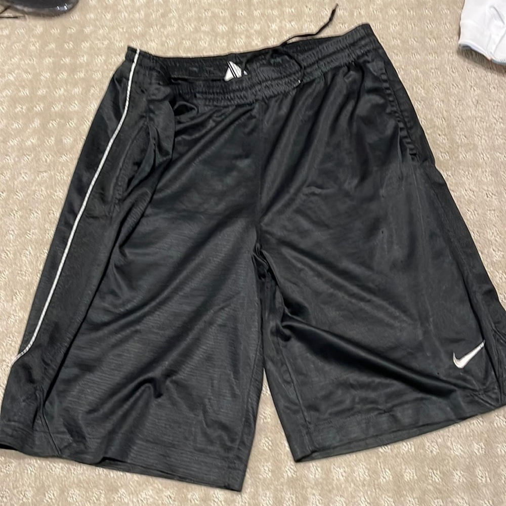 Men’s nike basketball shorts size medium.